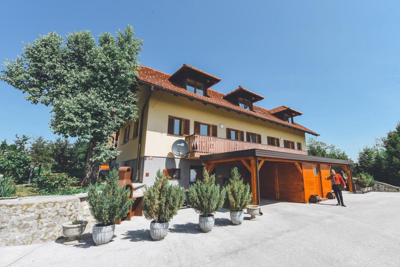 Jernej With Onsite Wellness Apartment *