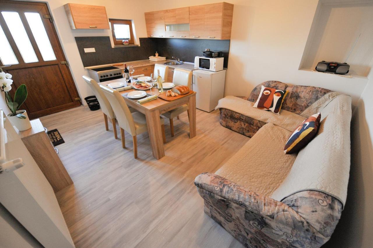 Jernej With Onsite Wellness Apartment Brezice