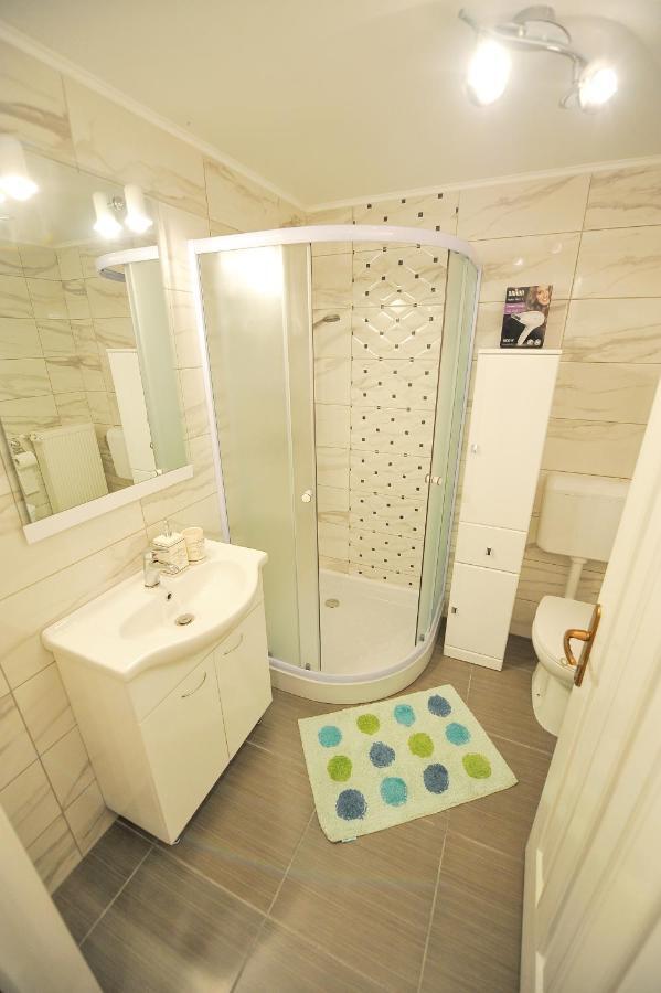 Jernej With Onsite Wellness * Brezice