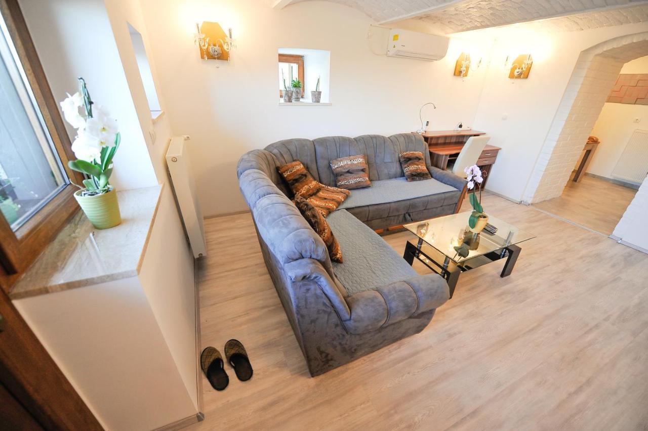Apartment Jernej With Onsite Wellness