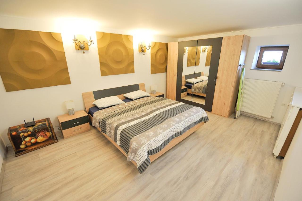 Jernej With Onsite Wellness Apartment *