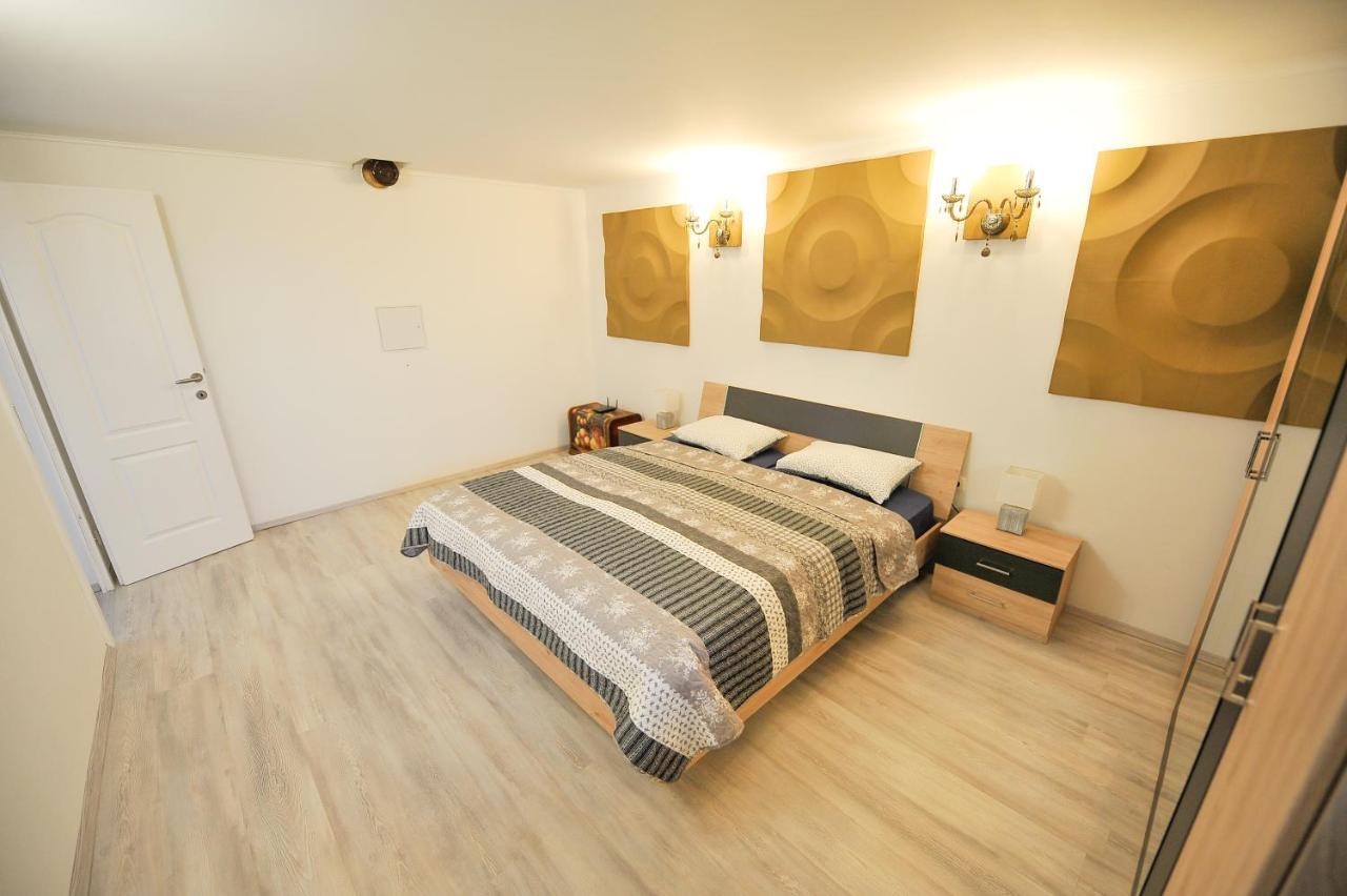 Jernej With Onsite Wellness * Brezice