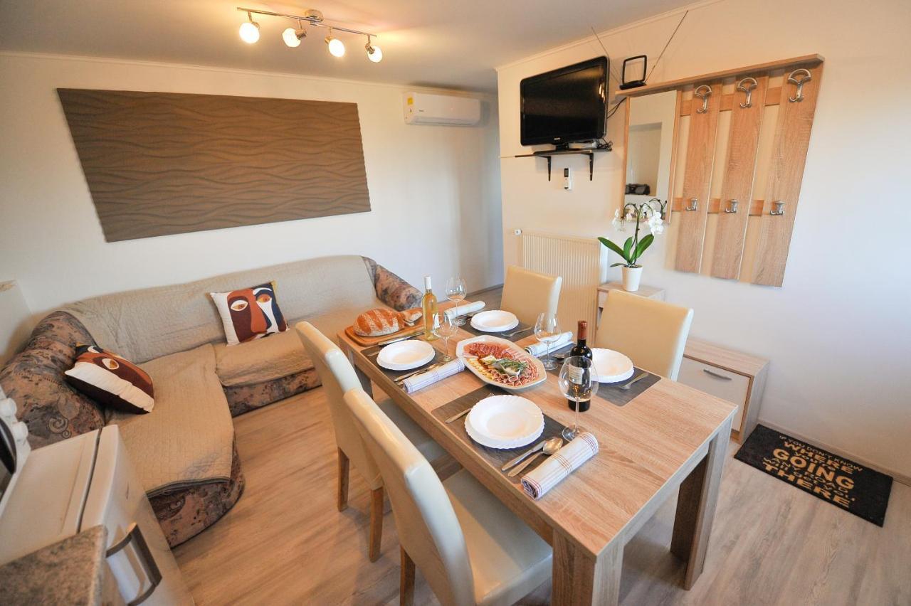 Apartment Jernej With Onsite Wellness *